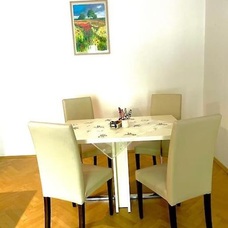 2,5 Izbovy Apartman V Ruzinove S Parkovanim Zdarma Bratislava Luaran gambar
