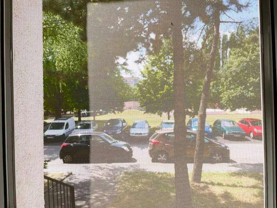 2,5 Izbovy Apartman V Ruzinove S Parkovanim Zdarma Bratislava Luaran gambar